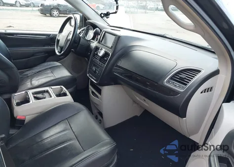 2013 Chrysler Town & Country Touring z USA, uszkodzony, nr VIN 2C4RC1BG8DR774426